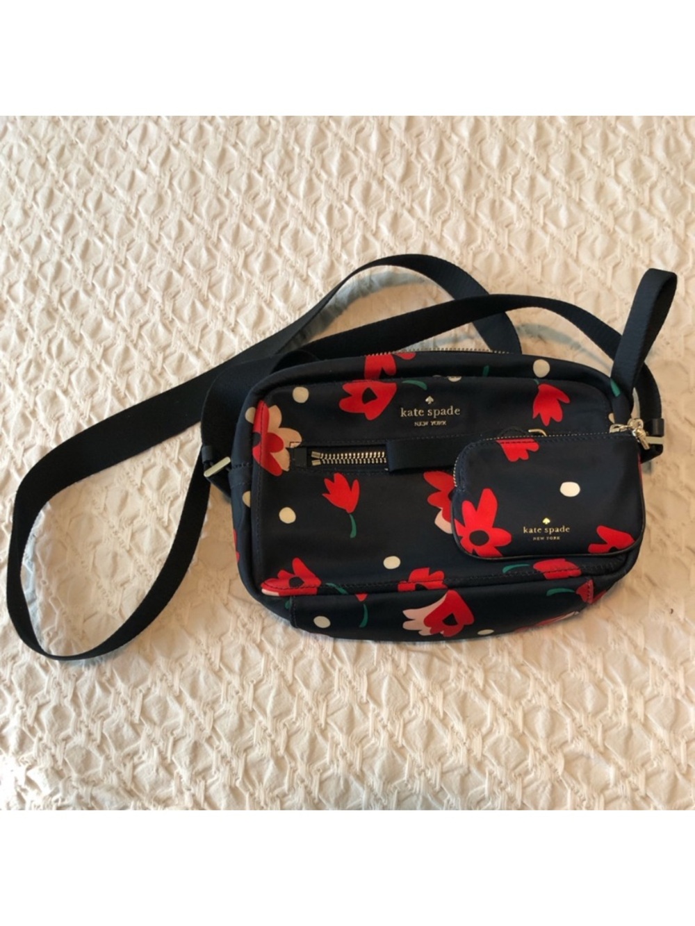 kate spade Navy Floral Crossbody with Red  size 10 x 9Flower Print and Coin Pouc
